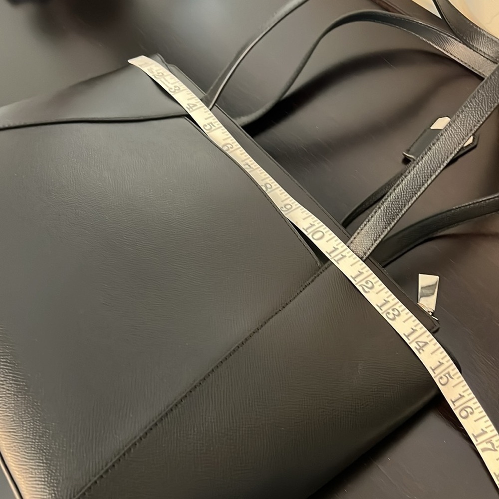 Michael Kors Maddie Medium Leather Tote shoulder bag, black, like new! - Picture 10 of 15